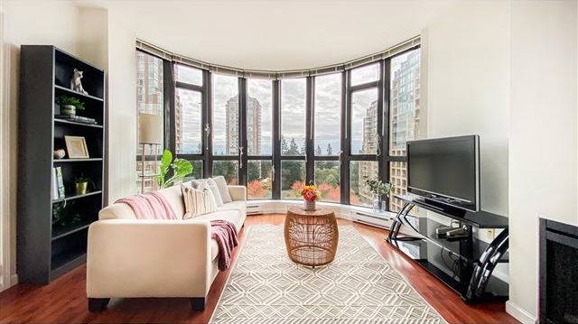6833-station-hill-drive-burnaby-british-columbia-v3n5e1-r2631133-3-640x480